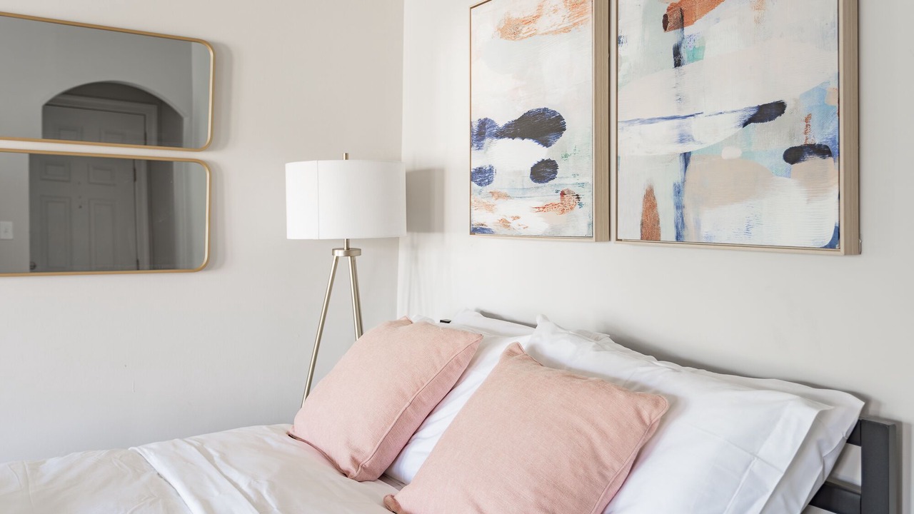 Photo of Bedroom in Rogers Park