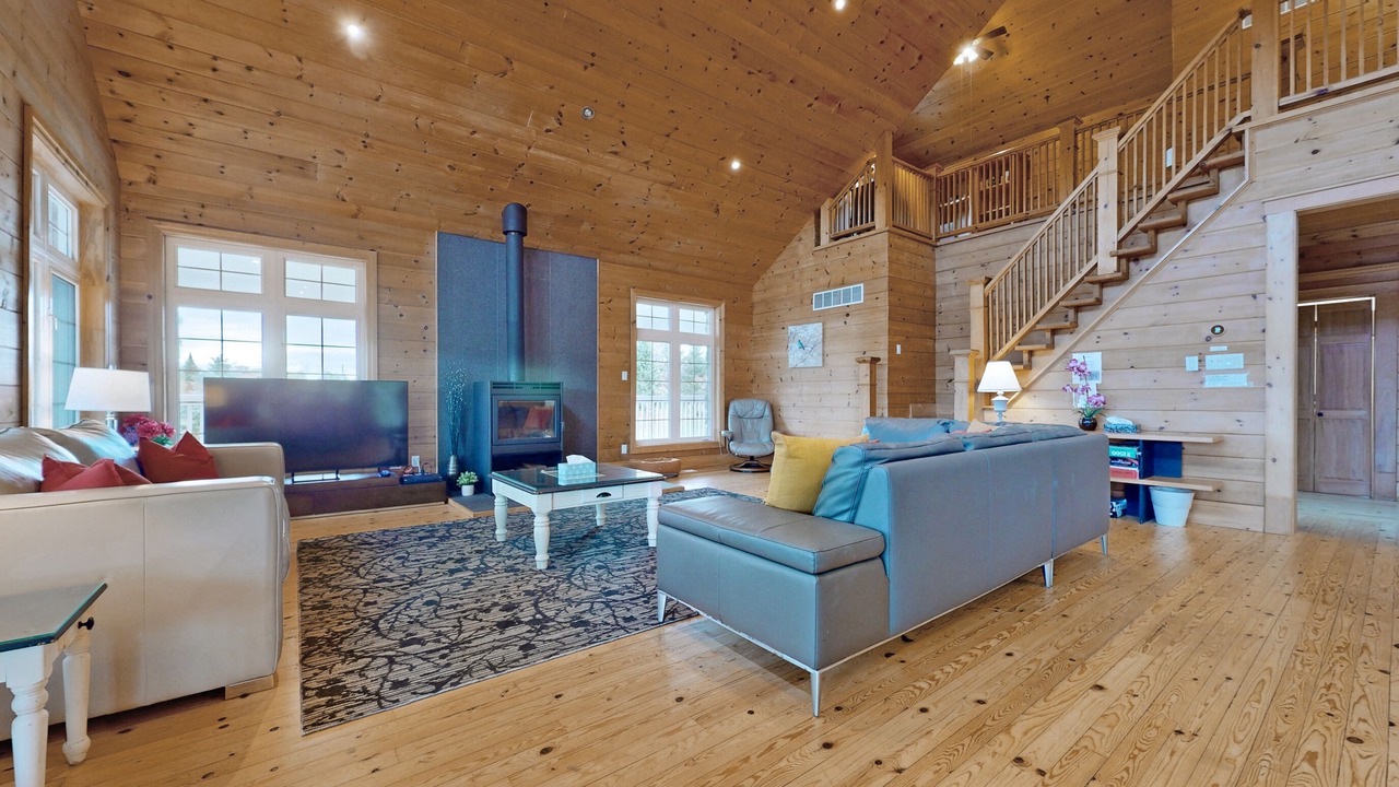 Photo of Livingroom in McKellar