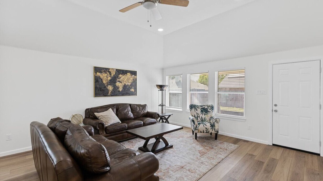 Photo of Livingroom in Forney