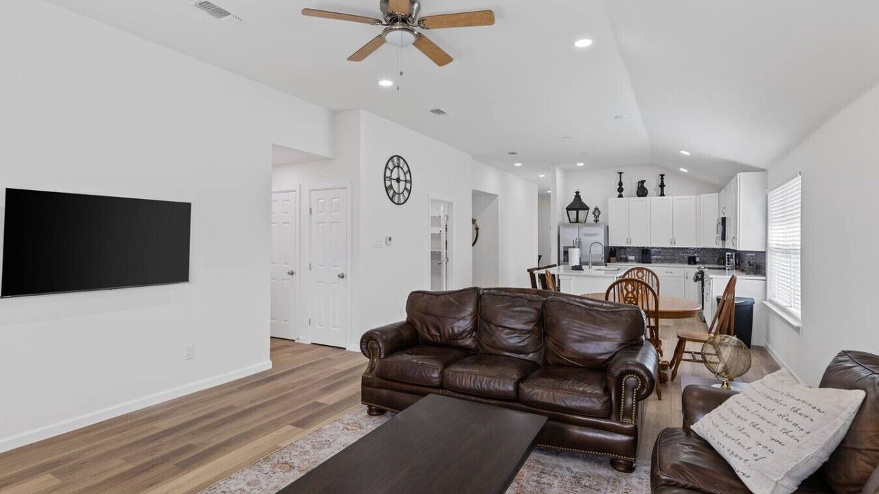 Photo of Livingroom in Forney