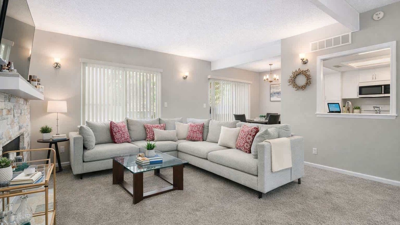 Photo of Livingroom in Lenexa