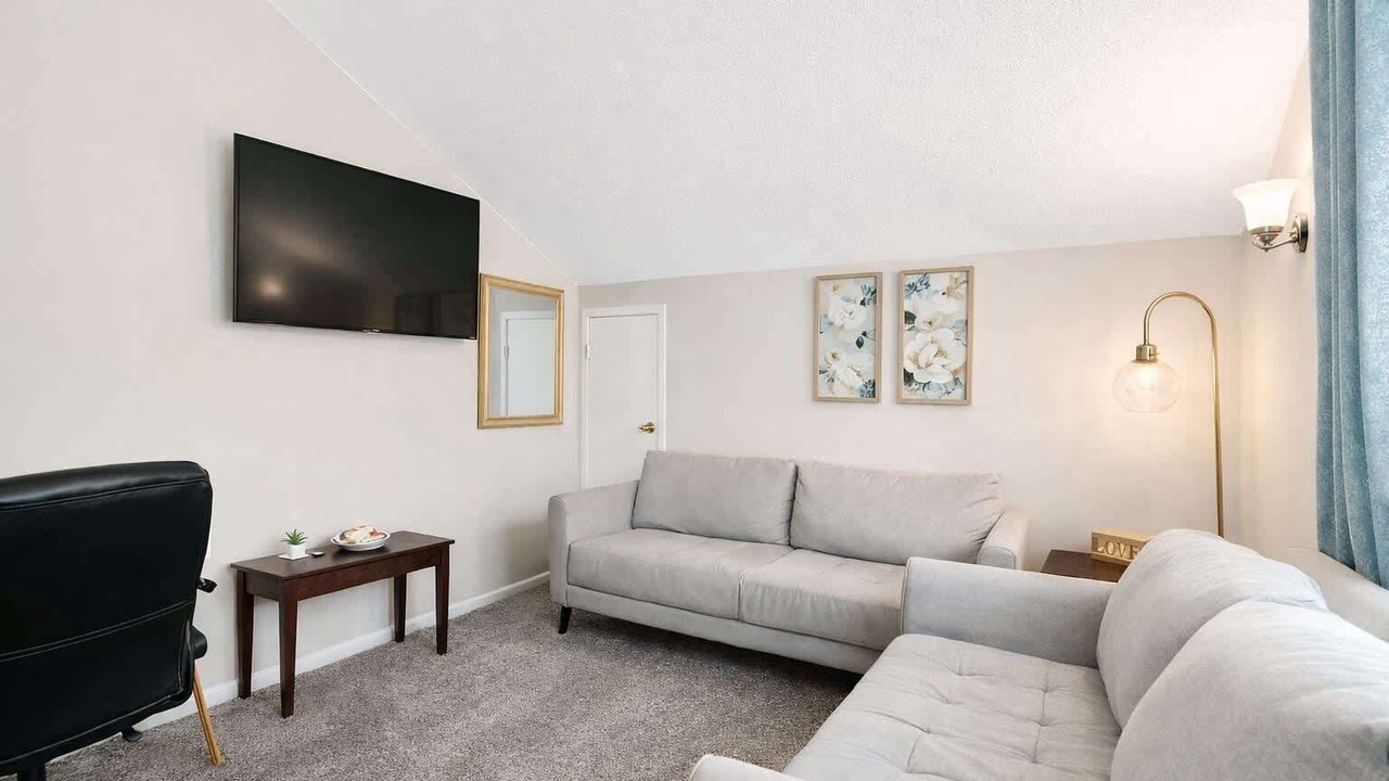 Photo of Livingroom in Lenexa