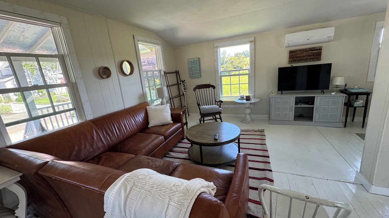 Photo of Livingroom in Branford