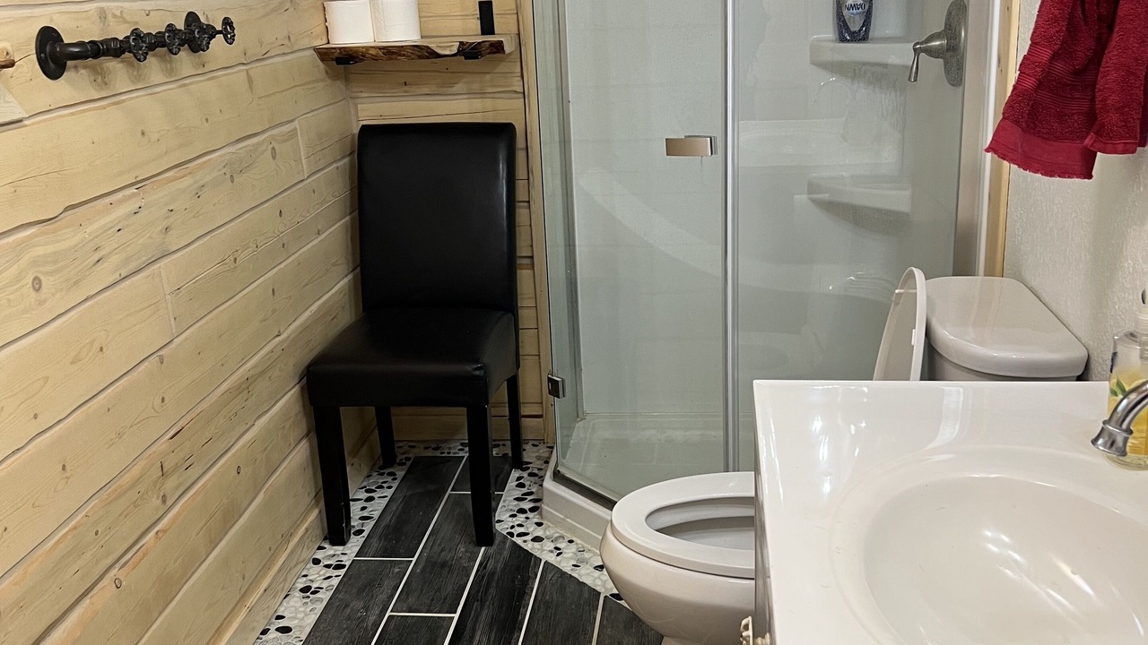Photo of Bathroom in Sutton-Alpine