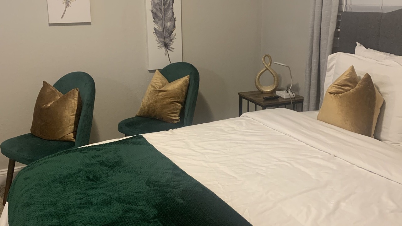 Photo of Bedroom in Villa Heights