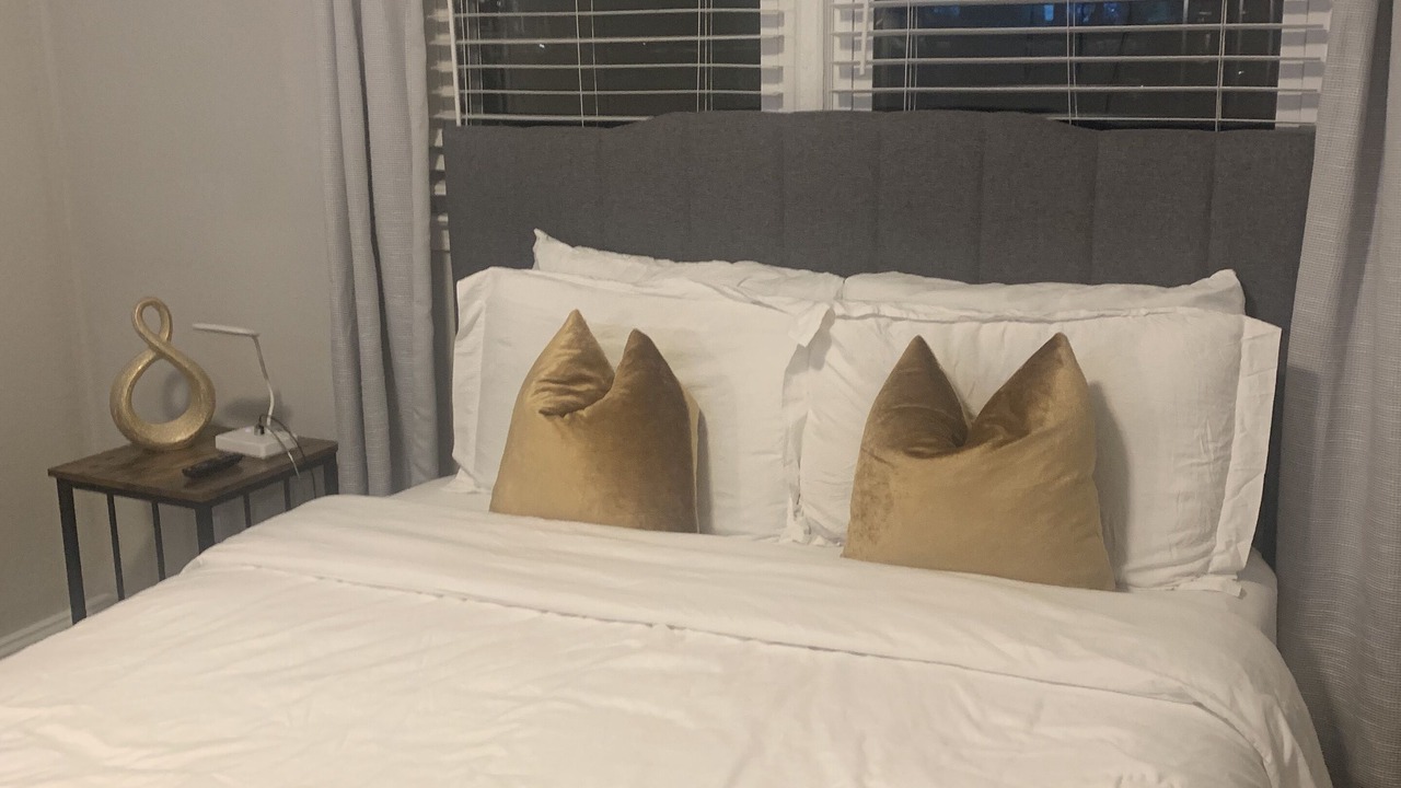 Photo of Bedroom in Villa Heights
