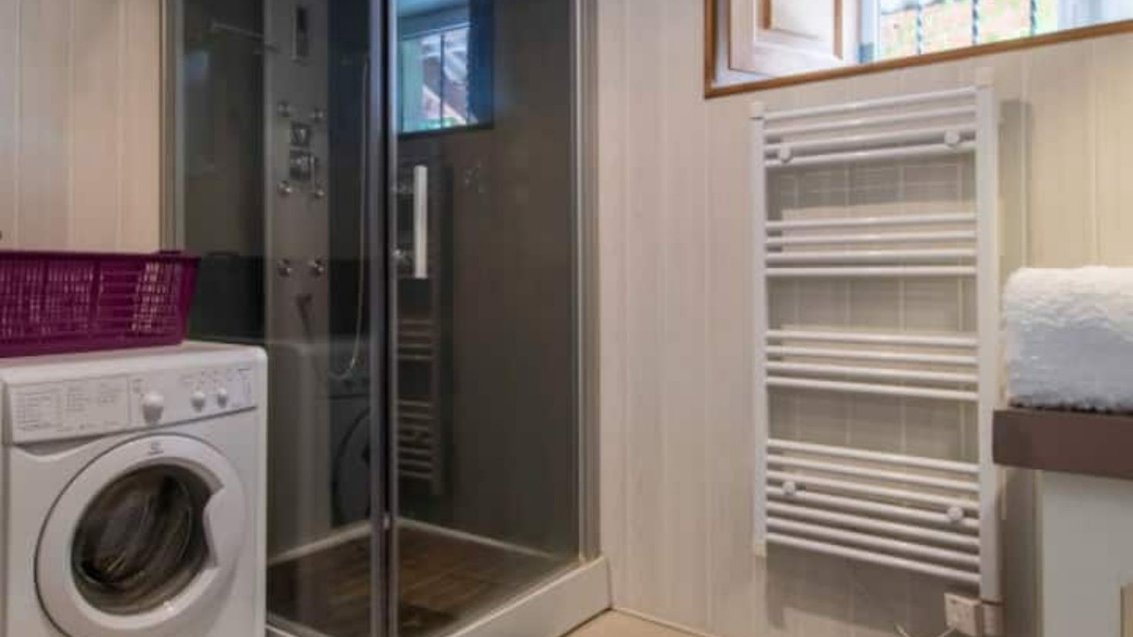 Photo of Bathroom in Assay