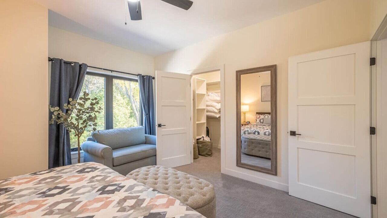 Photo of Bedroom in Arnolds Park