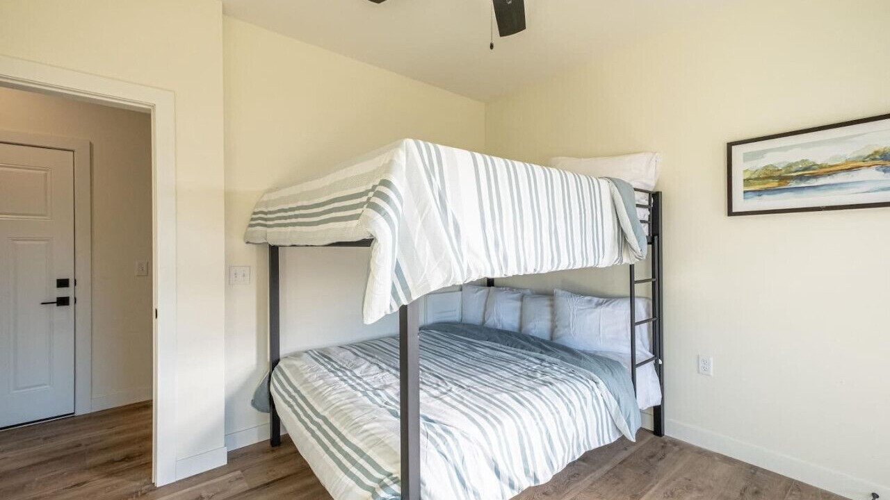 Photo of Bedroom in Arnolds Park