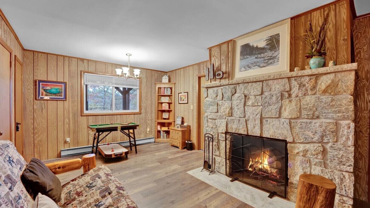 Photo of Livingroom in Long Pond