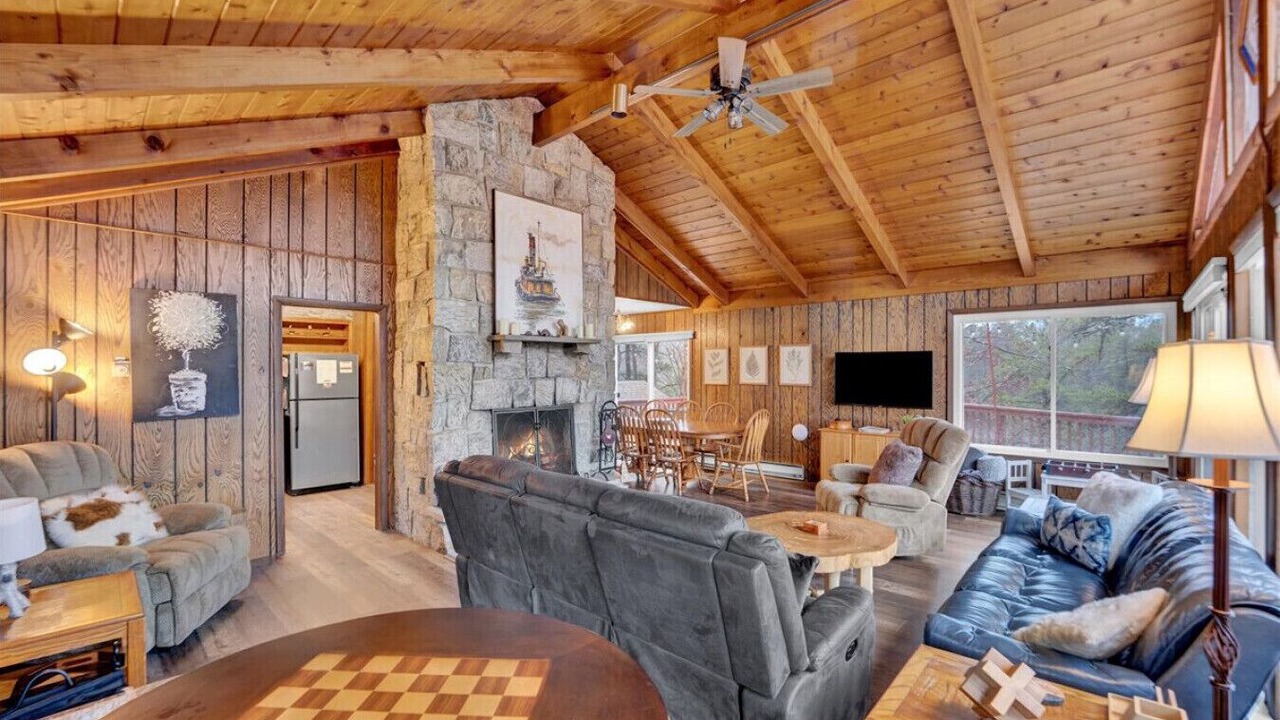 Photo of Livingroom in Long Pond