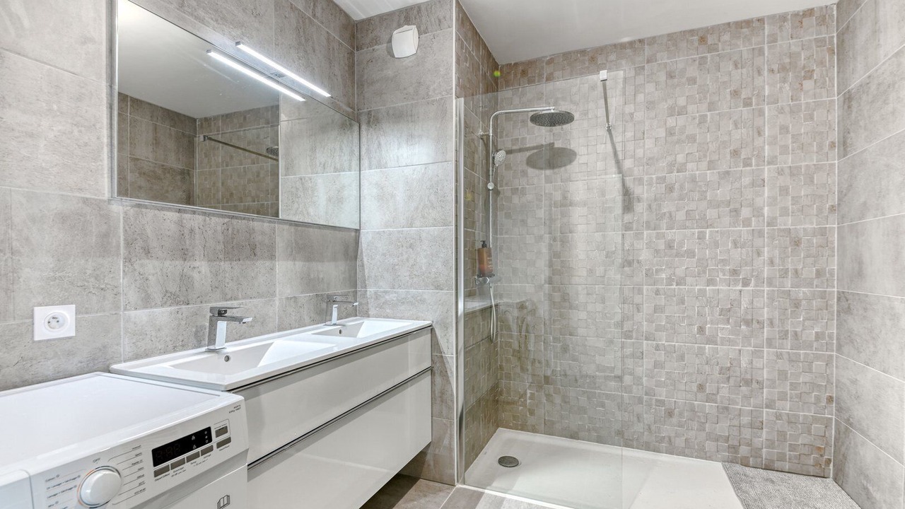 Photo of Bathroom in La Confluence