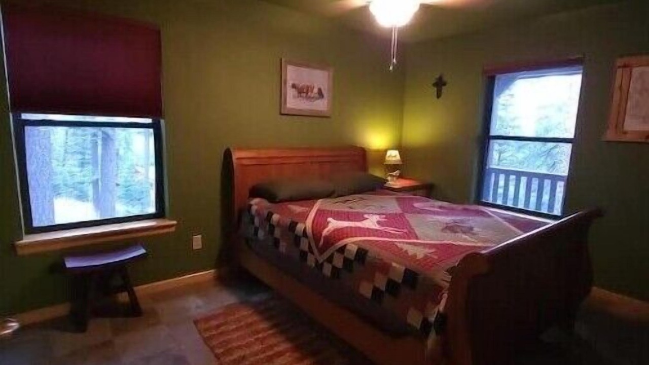 Photo of Bedroom in Cloudcroft