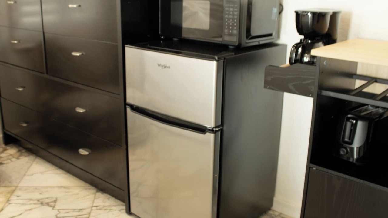 Photo of Others in Hollywood Lakes