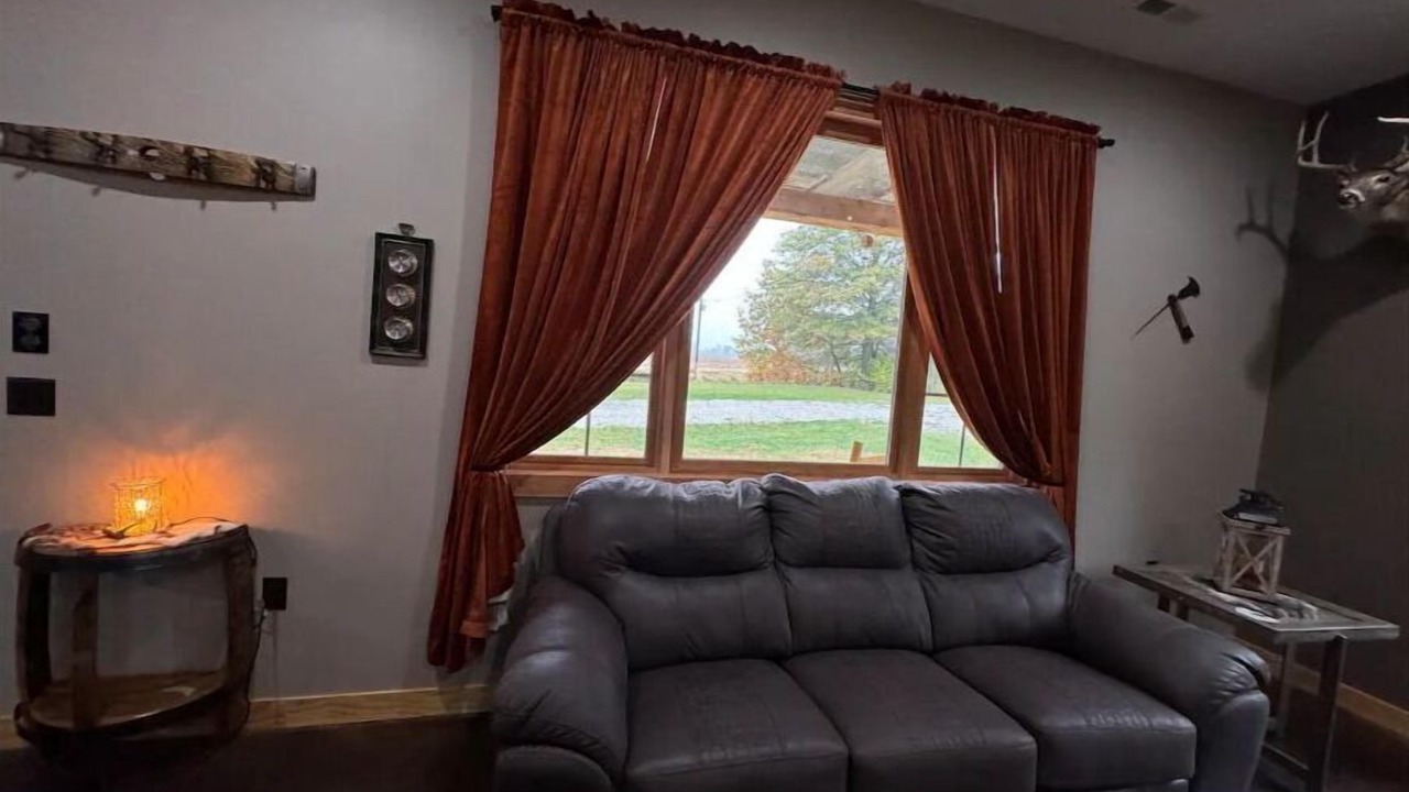 Photo of Livingroom in Ingraham