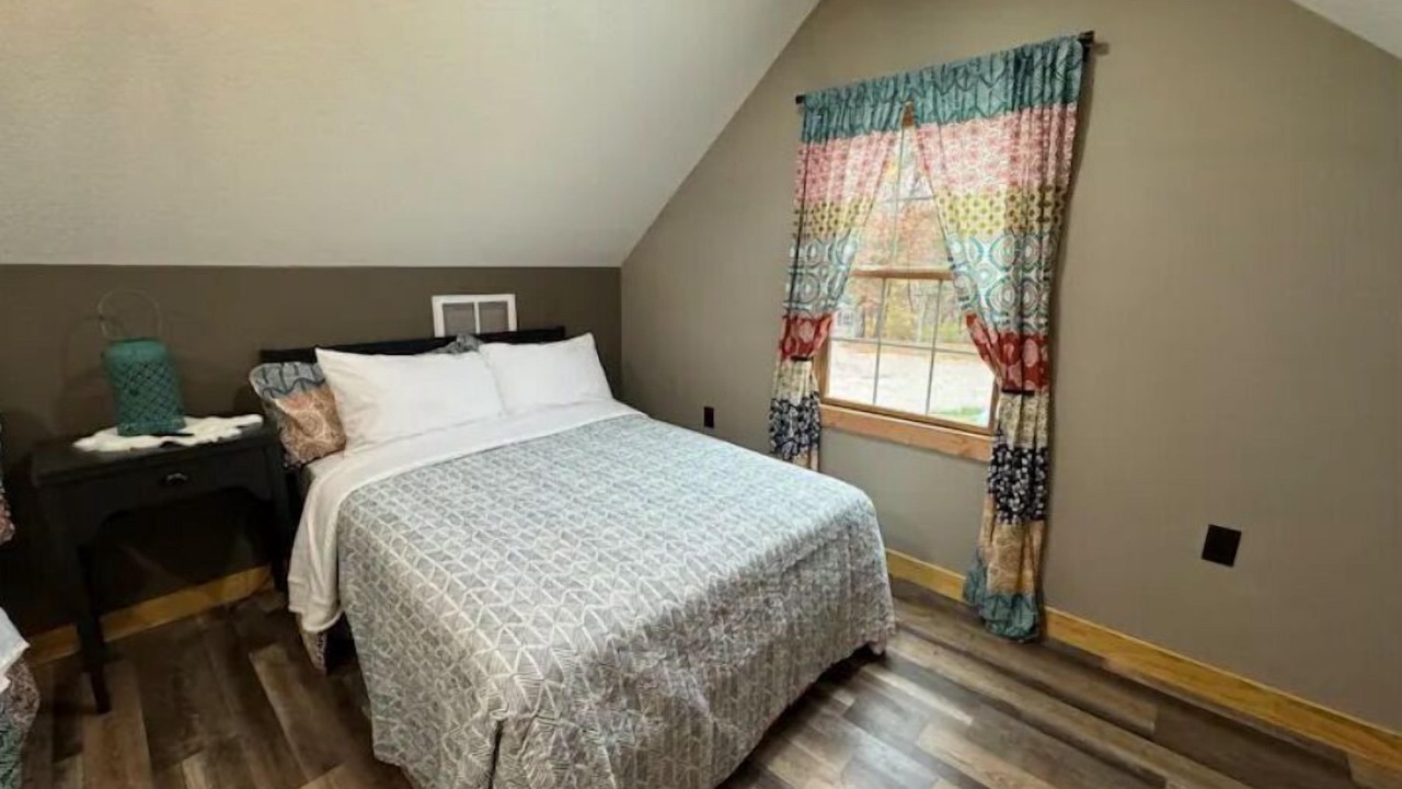 Photo of Bedroom in Ingraham