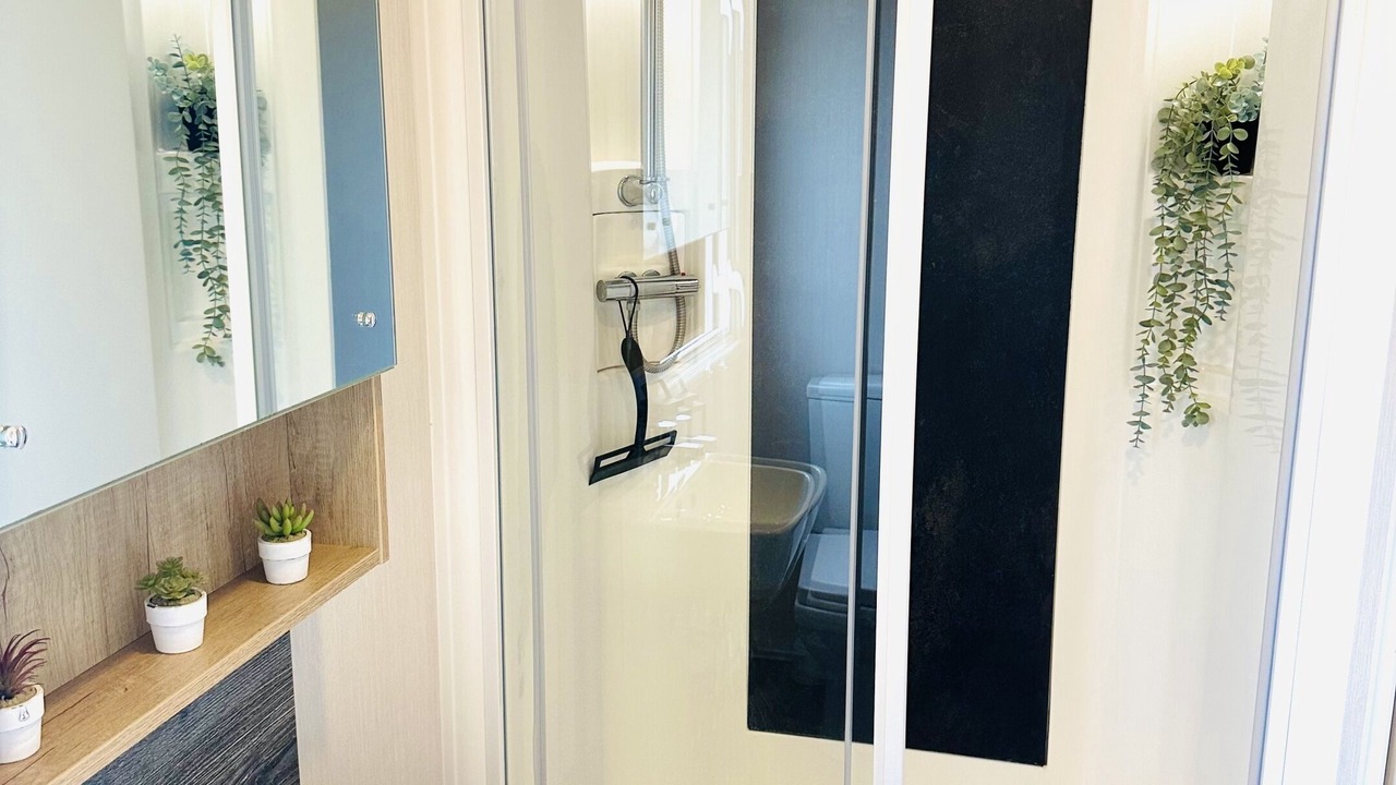 Photo of Bathroom in Cayton Bay