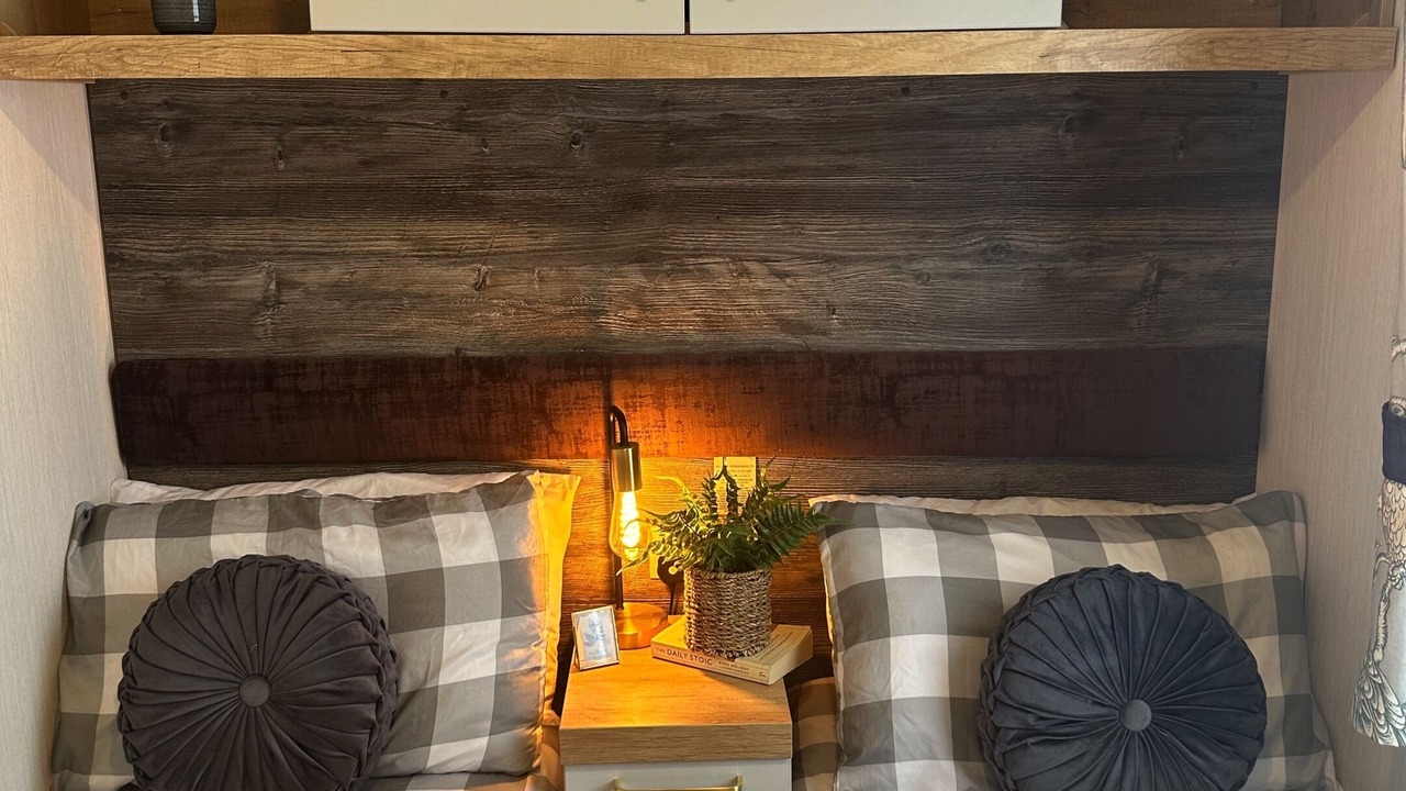 Photo of Others in Cayton Bay