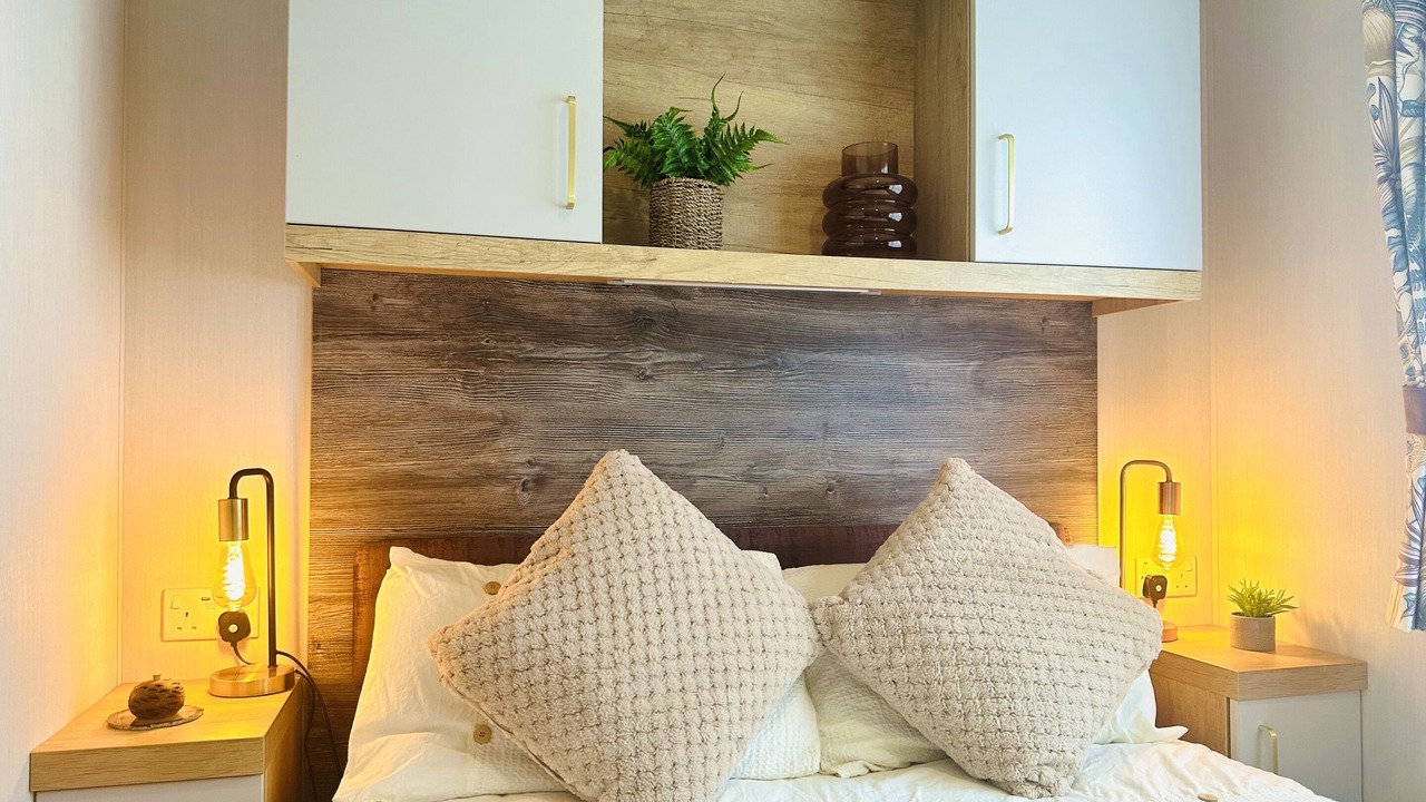 Photo of Others in Cayton Bay