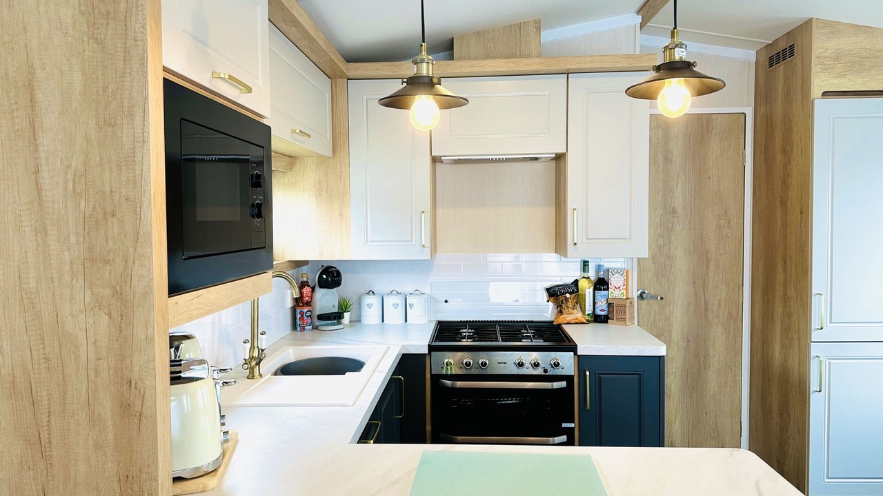 Photo of Others in Cayton Bay