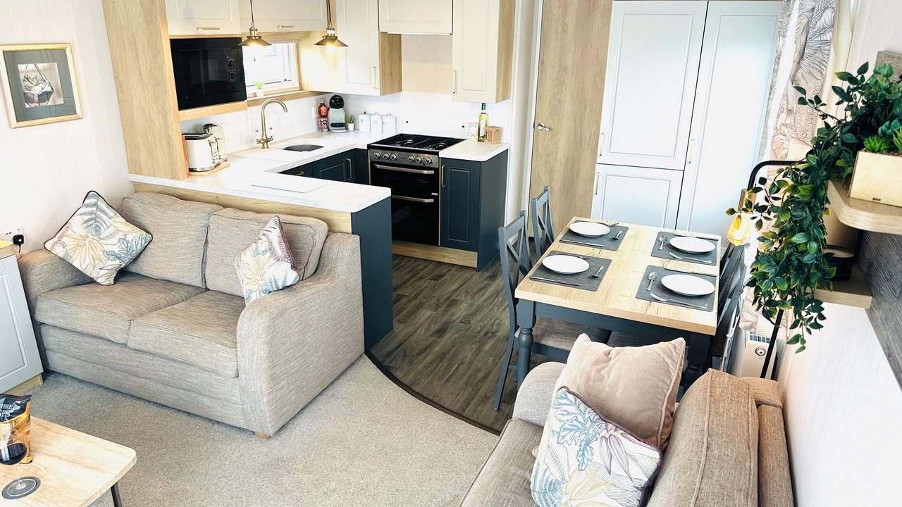 Photo of Others in Cayton Bay