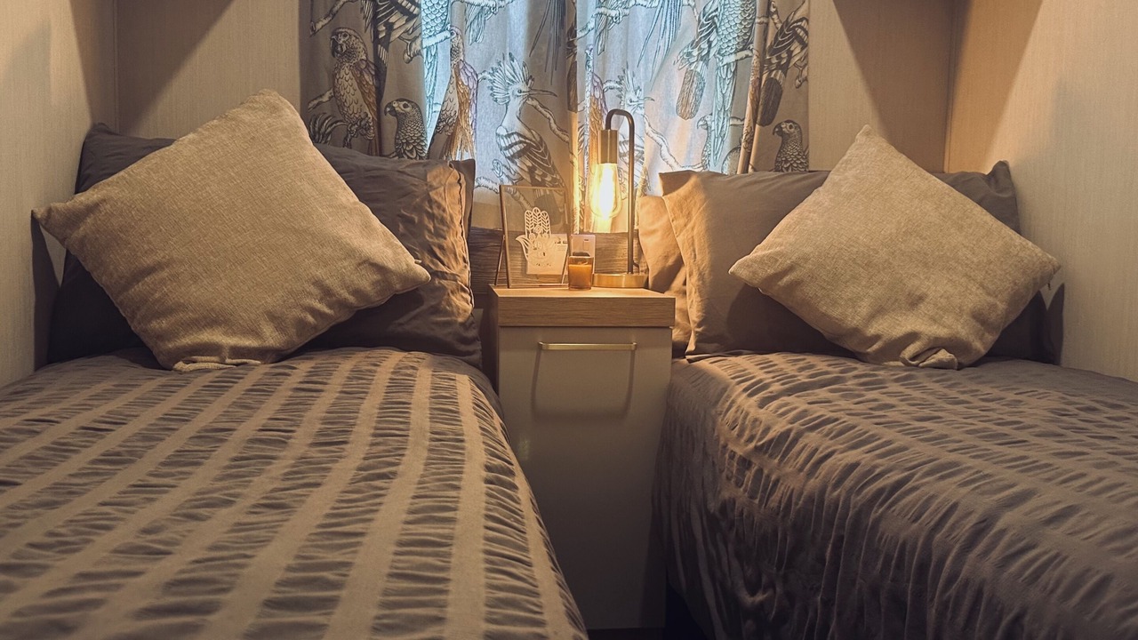 Photo of Others in Cayton Bay