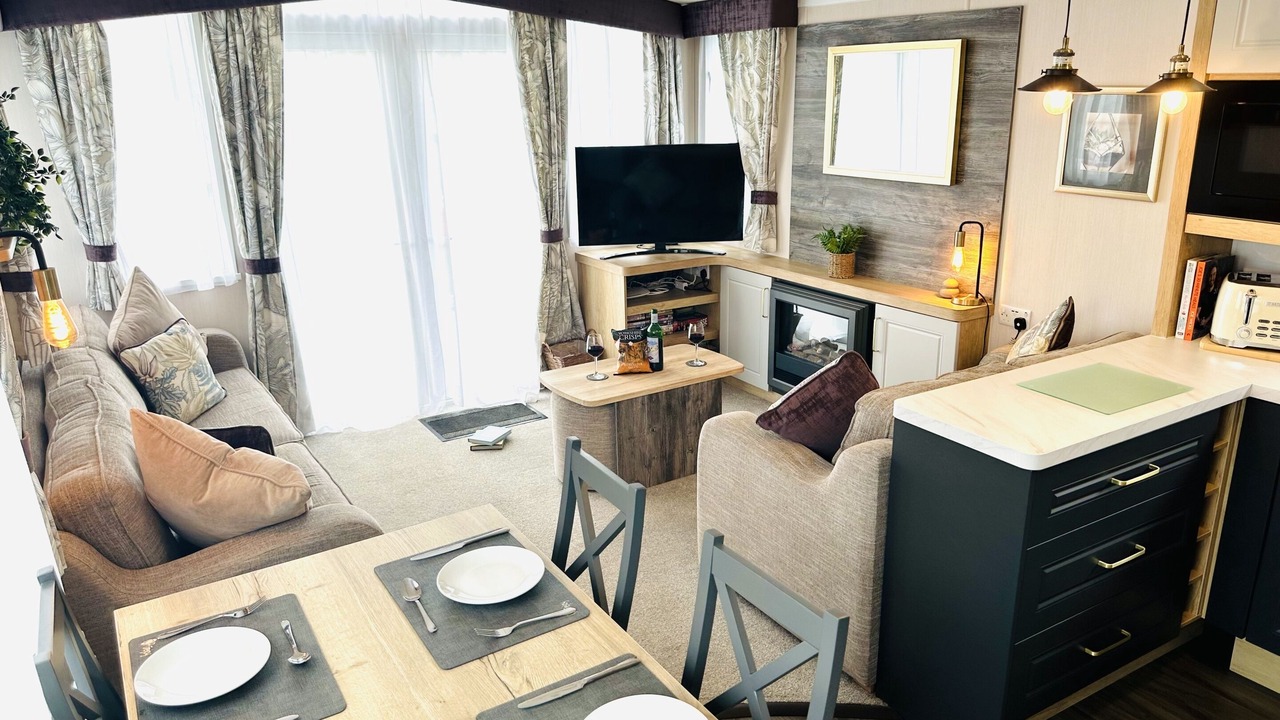 Photo of Others in Cayton Bay