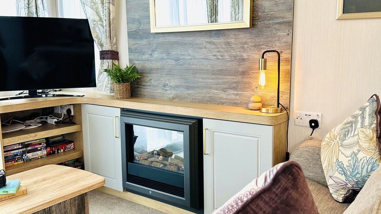 Photo of Others in Cayton Bay