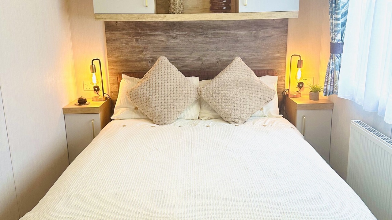 Photo of Others in Cayton Bay