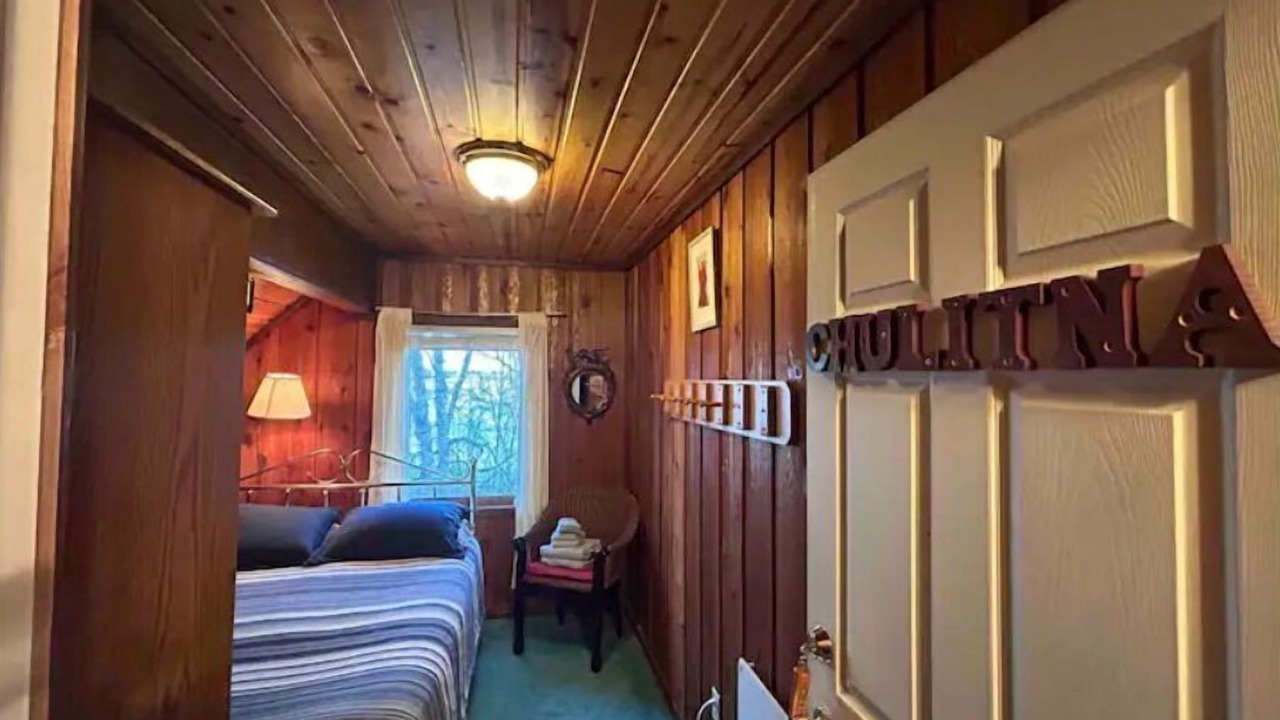 Photo of Bedroom in Talkeetna