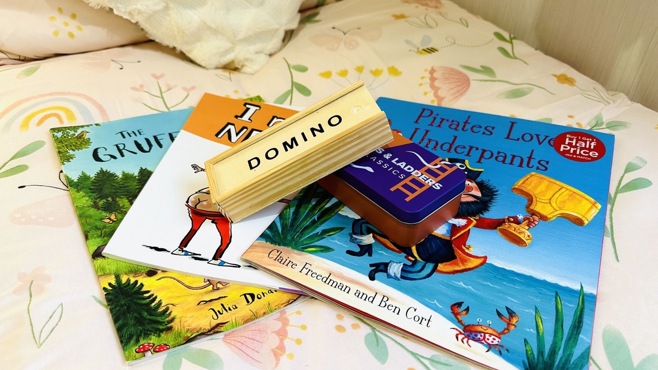 Photo of Bedroom in Cayton Bay