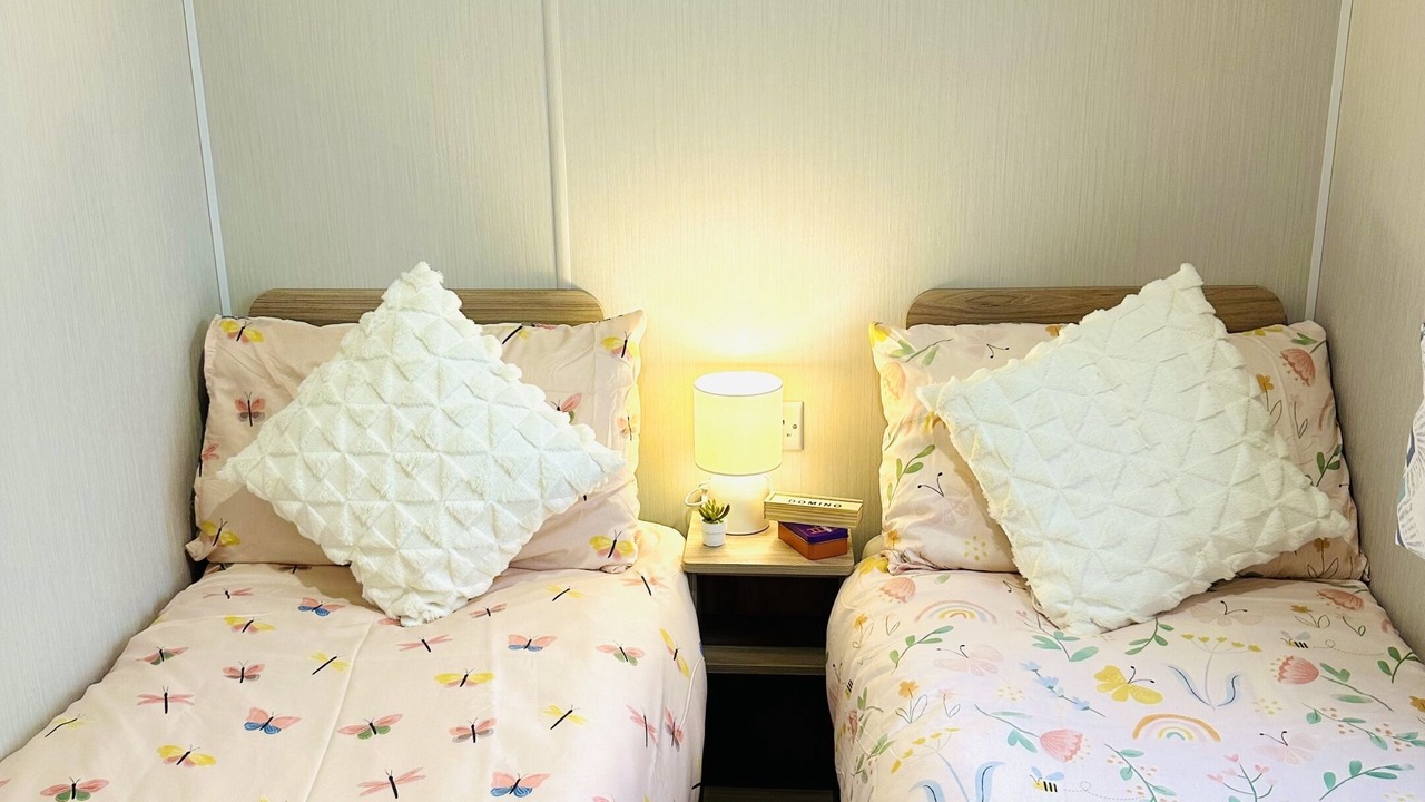 Photo of Bedroom in Cayton Bay