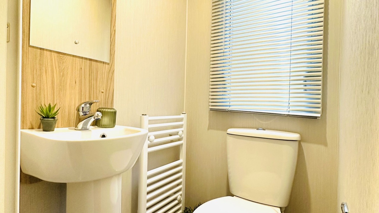 Photo of Others in Cayton Bay