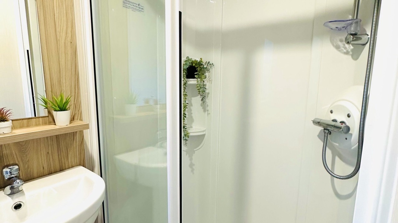 Photo of Bathroom in Cayton Bay