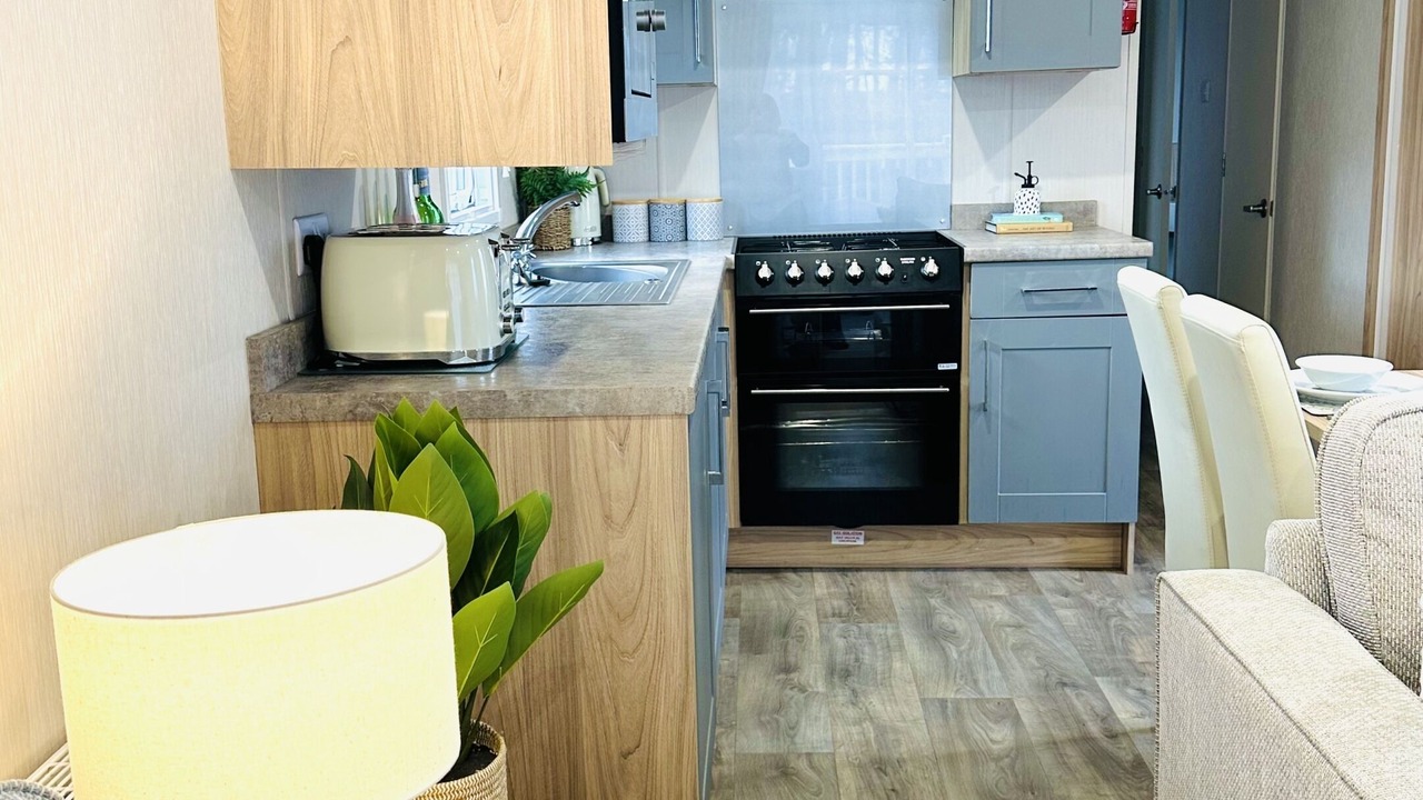 Photo of Others in Cayton Bay