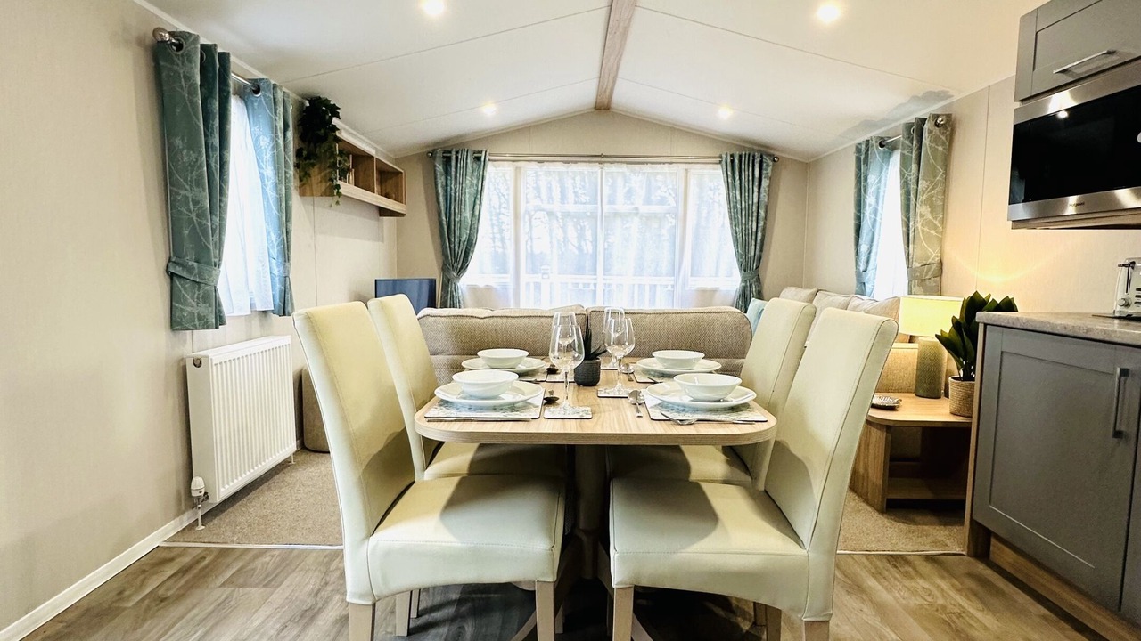 Photo of Others in Cayton Bay