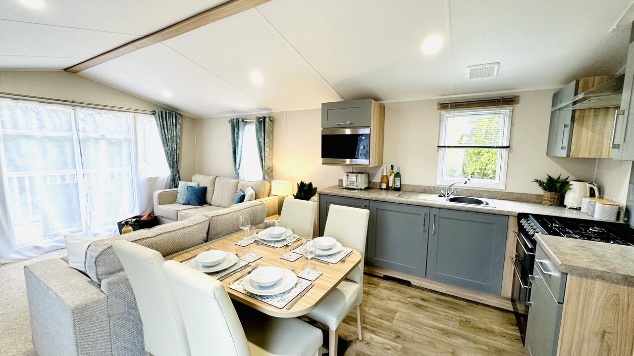 Photo of Others in Cayton Bay