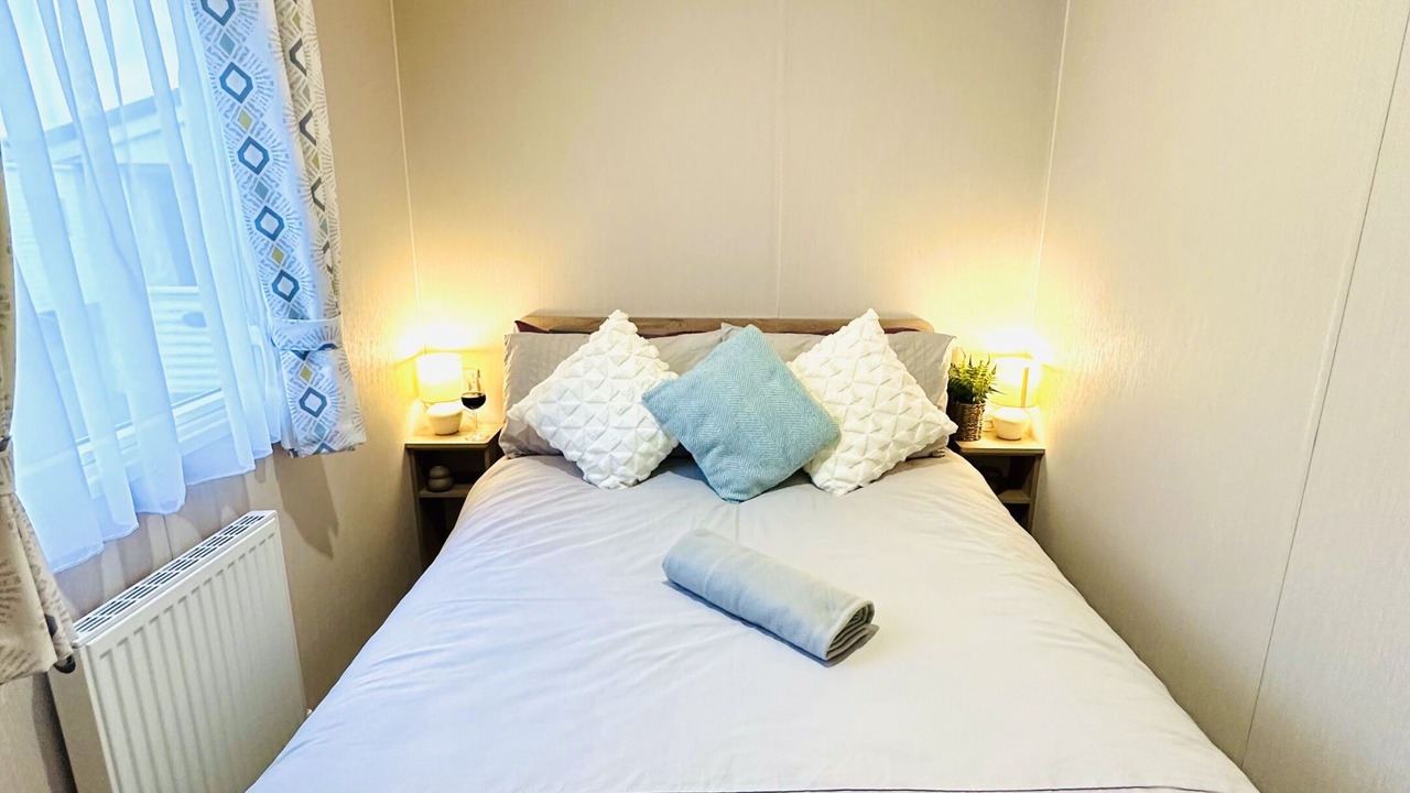 Photo of Others in Cayton Bay