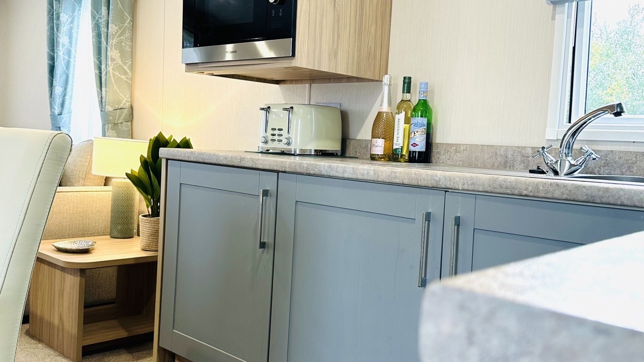 Photo of Others in Cayton Bay