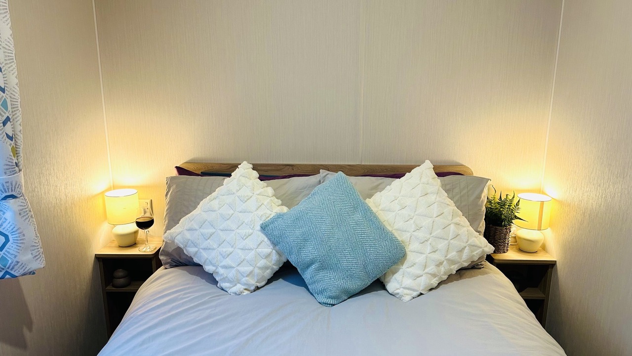 Photo of Others in Cayton Bay