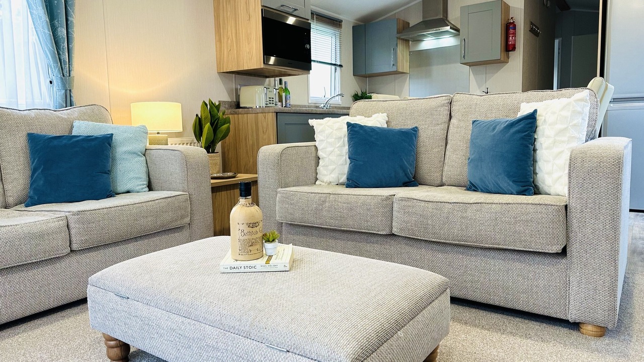 Photo of Livingroom in Cayton Bay