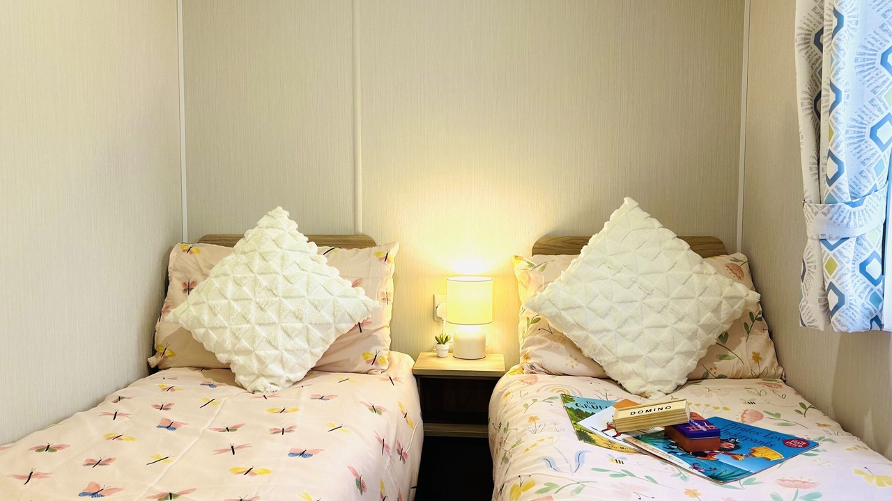 Photo of Bedroom in Cayton Bay