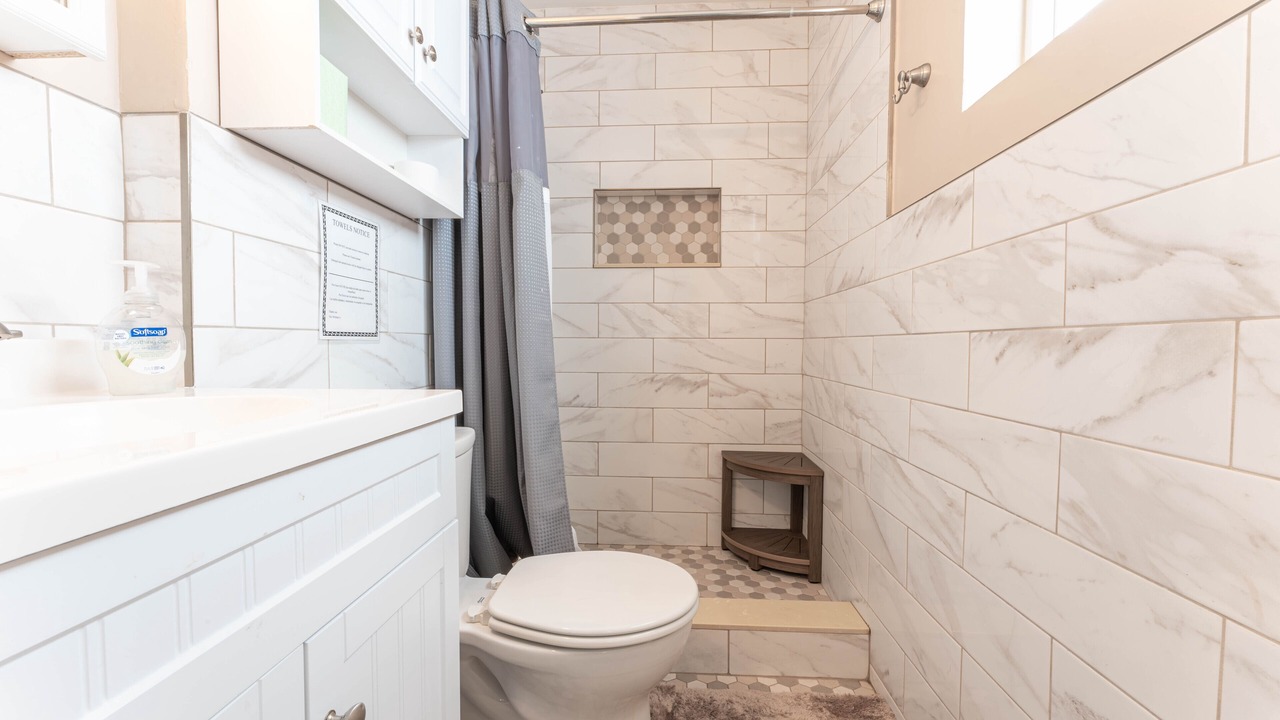 Photo of Bathroom in Garden Isles