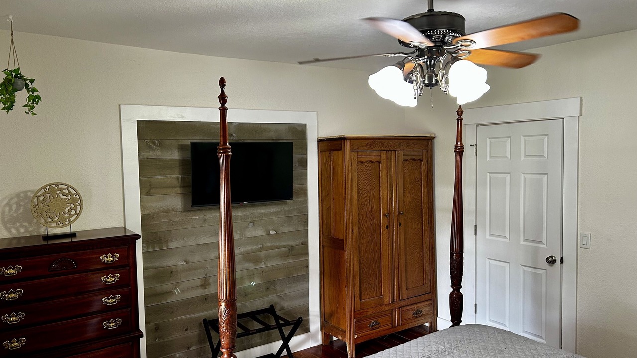 Photo of Bedroom in Historic District