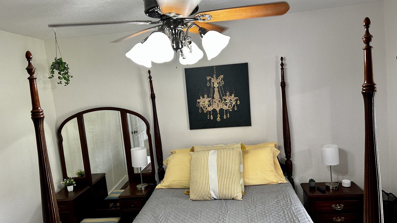 Photo of Bedroom in Historic District