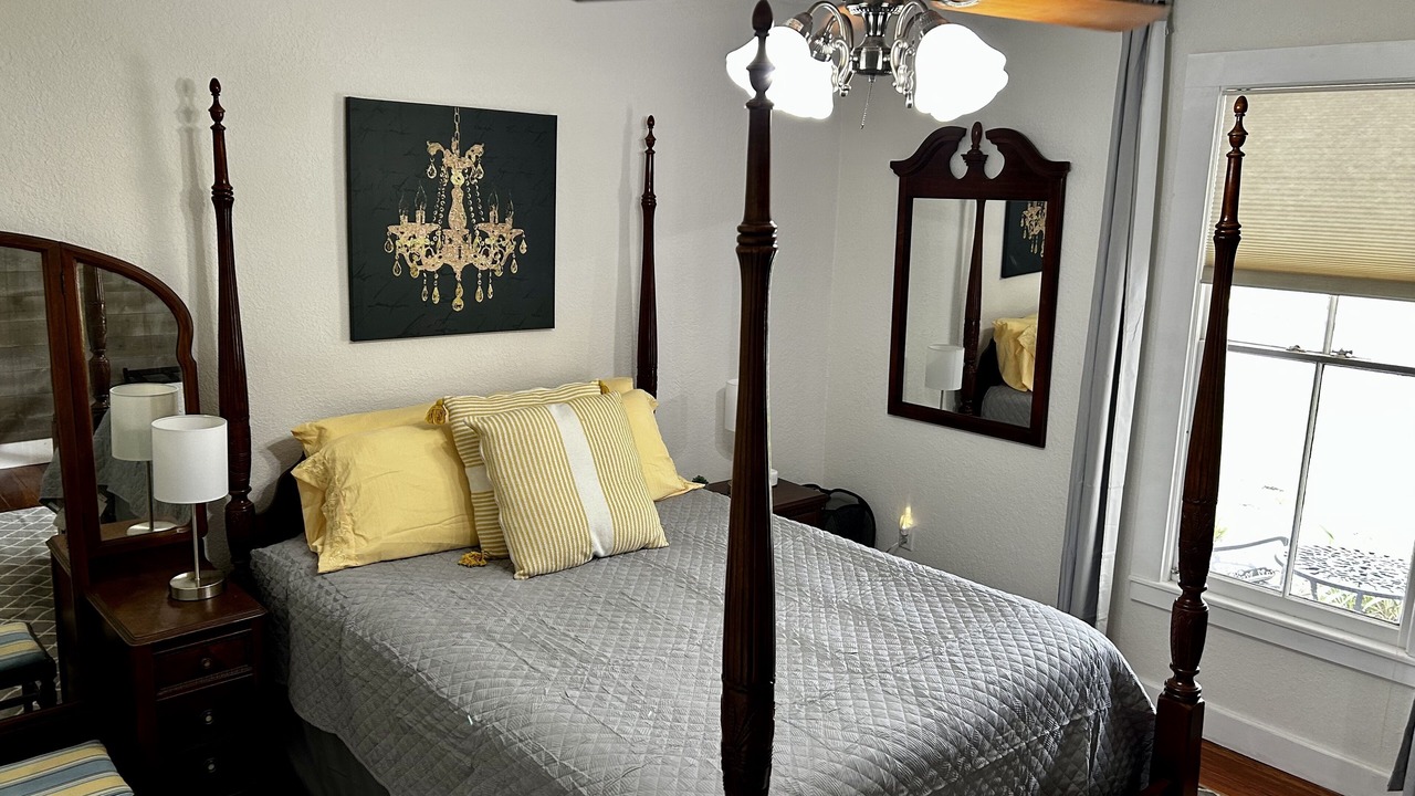 Photo of Bedroom in Historic District