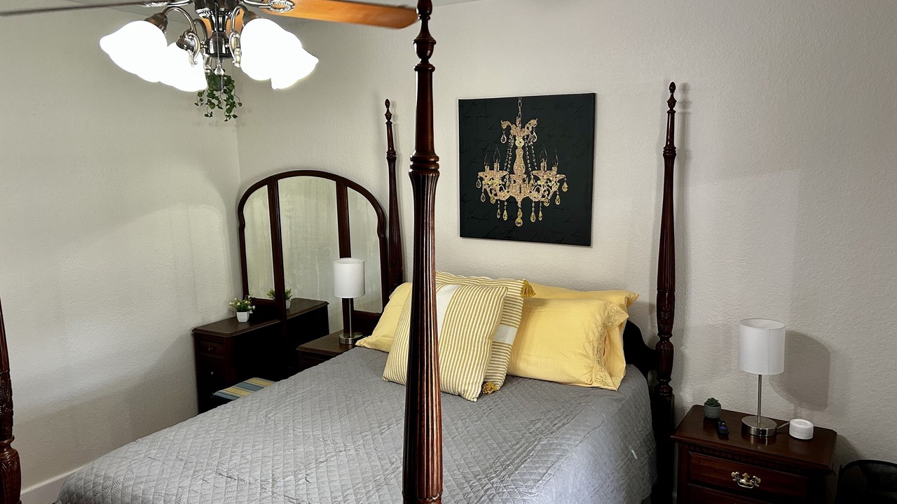 Photo of Bedroom in Historic District