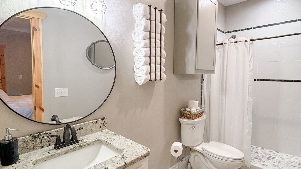 Photo of Bathroom in Hoyt