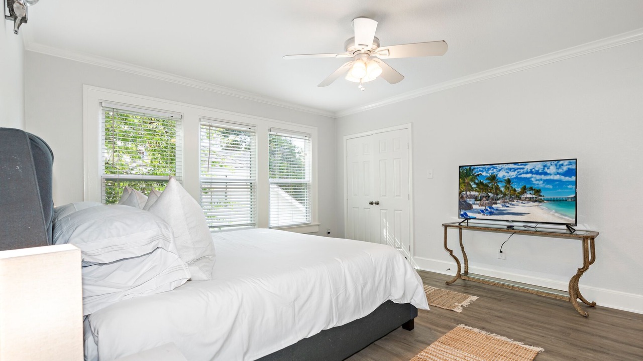 Photo of Bedroom in Austin Ave.