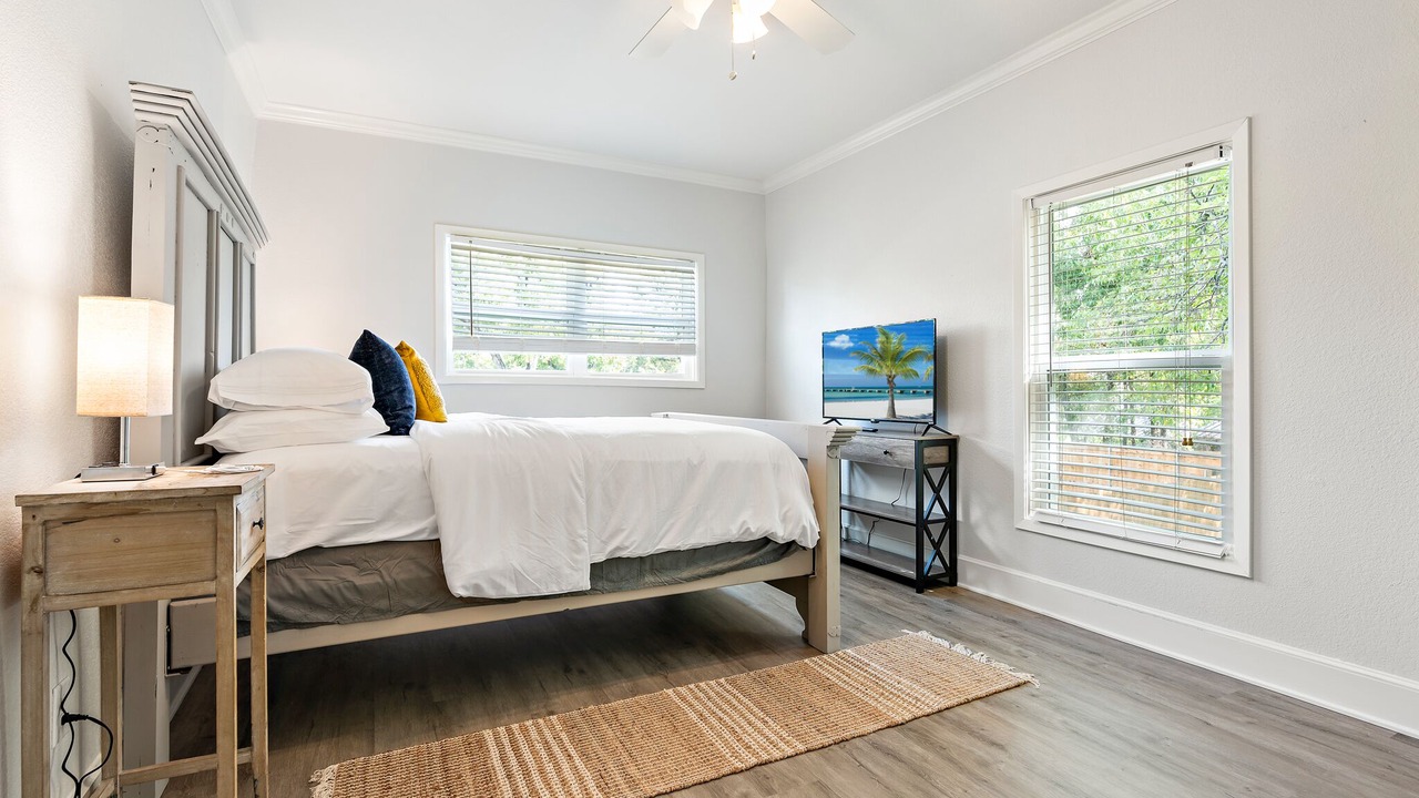 Photo of Bedroom in Austin Ave.